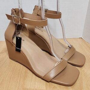NWT Torrid 11WW Square Toe Ankle Strap Demi Wedge Cognac Tan Sandals 11 Wide